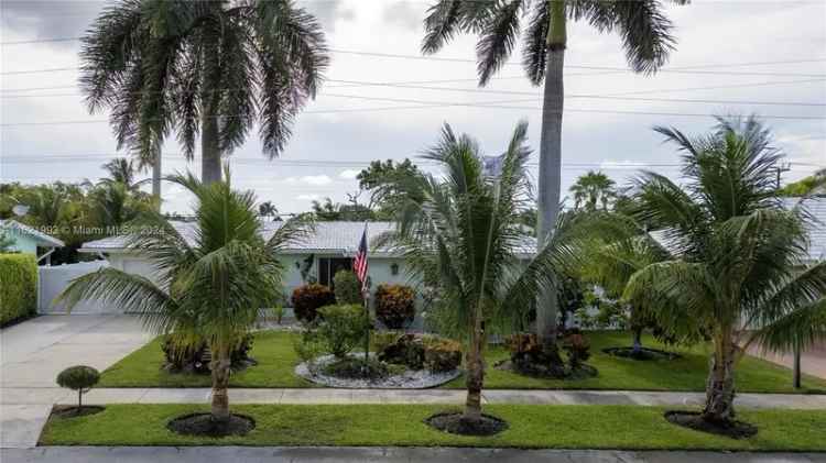 Single-family house For Sale in Boca Raton, Florida