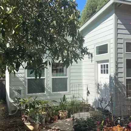 1BD/1BA North Berkeley Cottage - Walkable, Modern Amenities