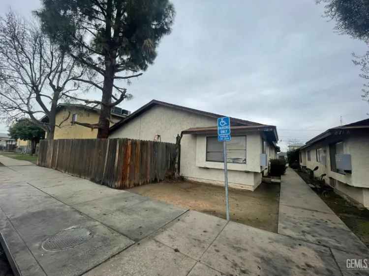 Multi-family house For Sale in Bakersfield, California