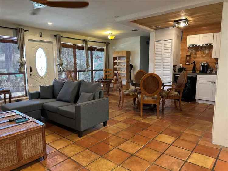 Single-family house For Sale in Boynton Beach, Florida