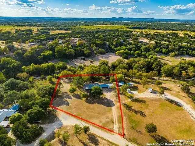 Single-family house For Sale in 710, Chipman Lane, Texas