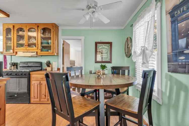 Single-family house For Sale in 564, Laurel Street, East Haven, Connecticut