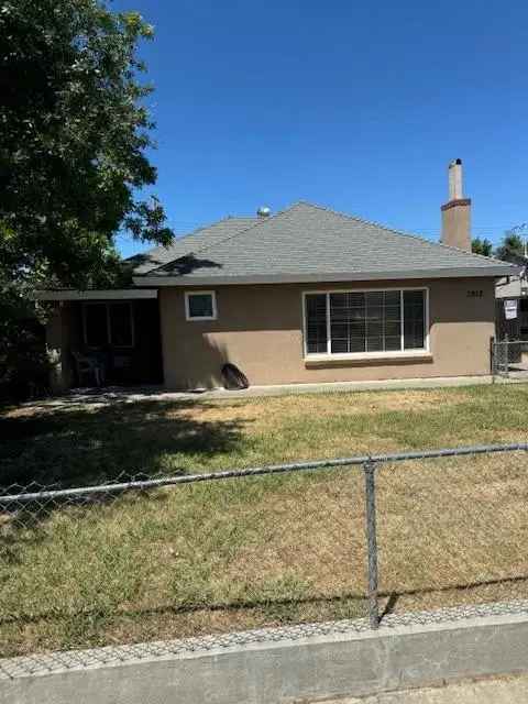 Single-family house For Sale in 3813, Jasmine Street, Sacramento, California