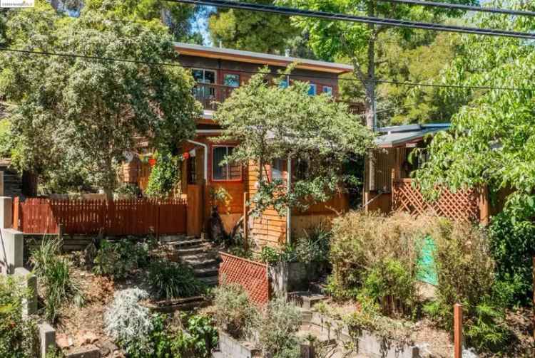 Single-family house For Sale in 6625, Hillmont Drive, Oakland, California