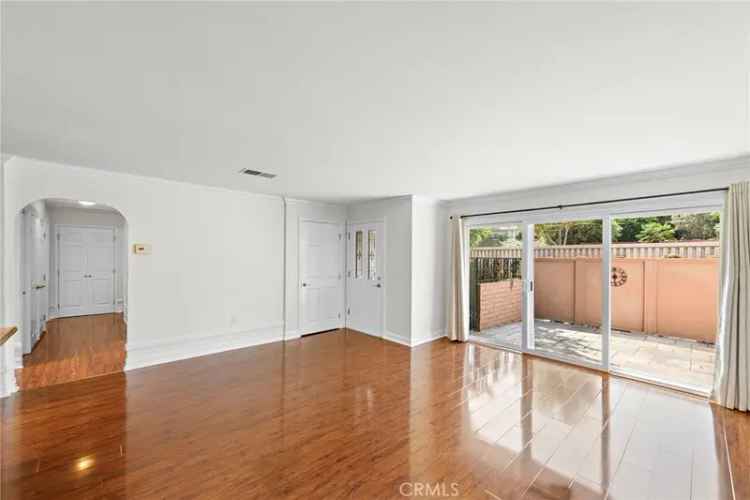 Condo For Sale in 3131, Via Serena North, Laguna Woods, California