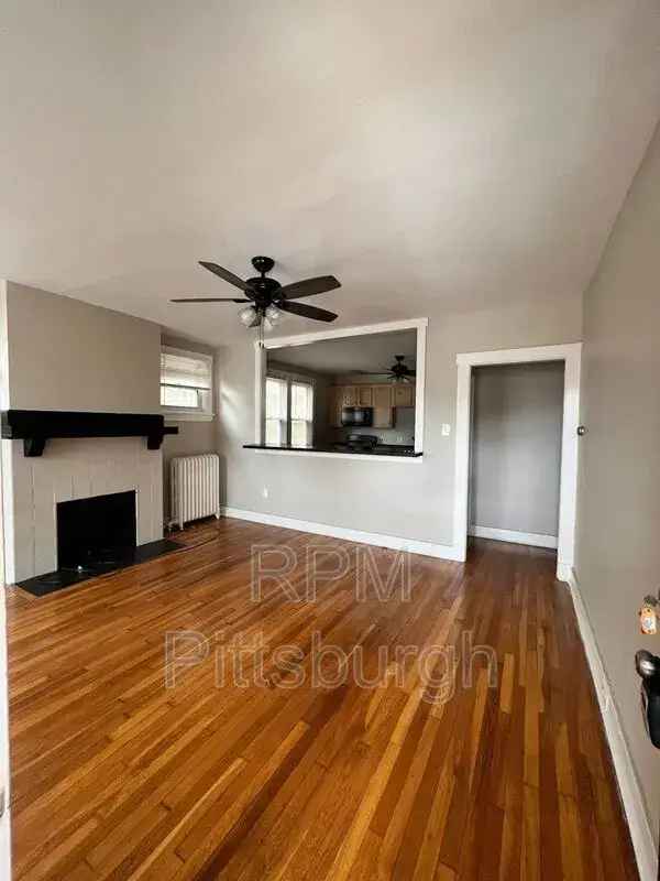 2 Bedroom 1 Bath Apartment Near CMU and Pitt