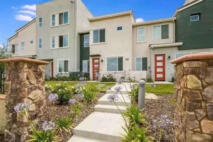 Condo For Sale in 3862, East Commerce Way, Sacramento, California