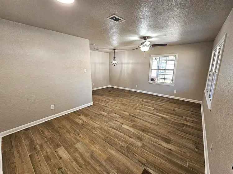 Single-family house For Sale in Converse, Texas