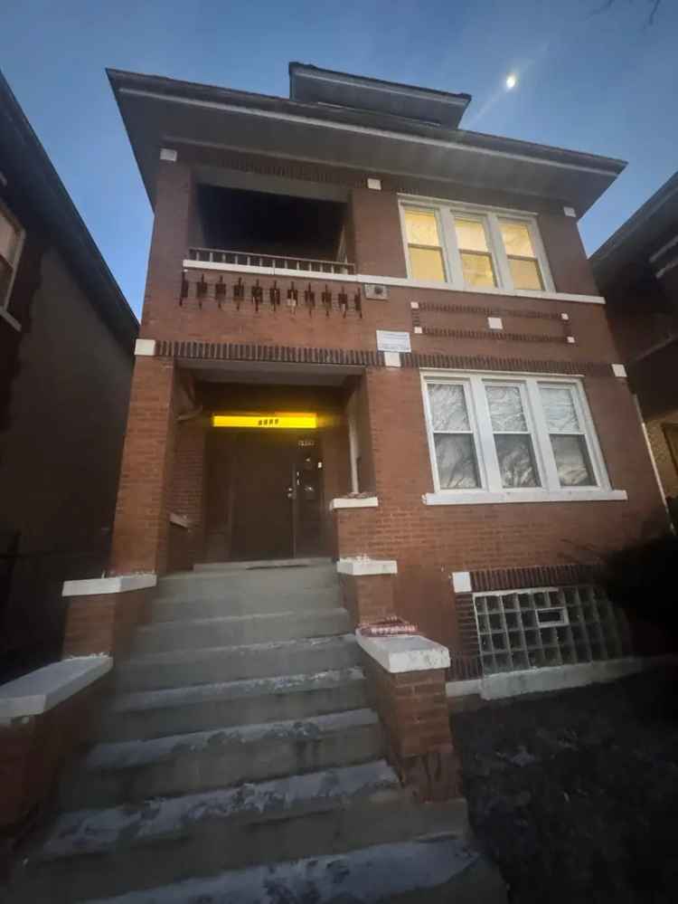 Multi-family house For Sale in 6929, South Artesian Avenue, Chicago, Illinois