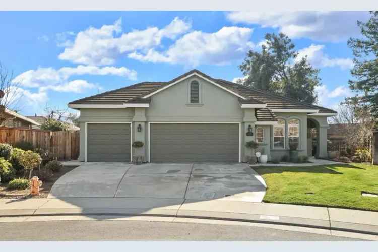 Single-family house For Sale in 610, Candlewood Court, Lodi, California