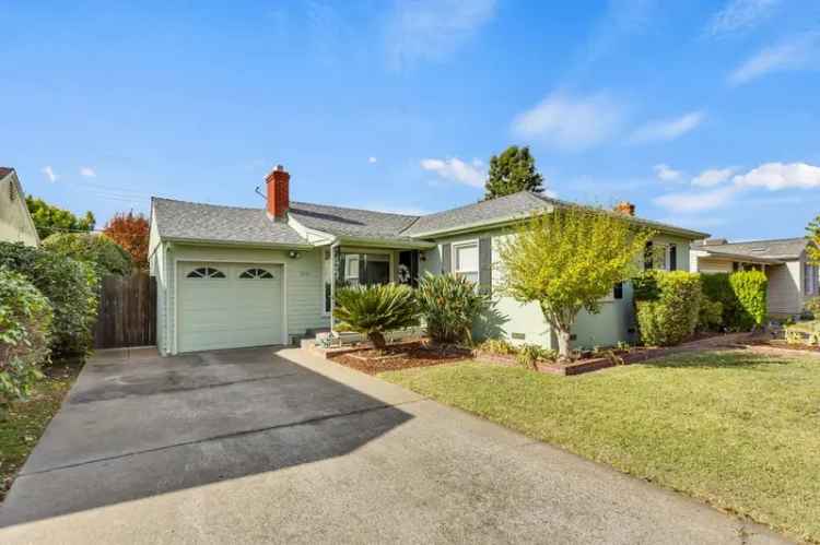 Single-family house For Sale in Sacramento, California