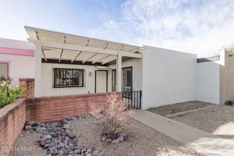 House For Sale in 381, North Camino del Vate, Green Valley, Arizona