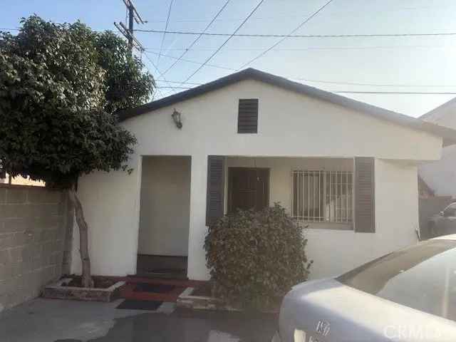 Multi-family house For Sale in 1144, West 85th Street, Los Angeles, California