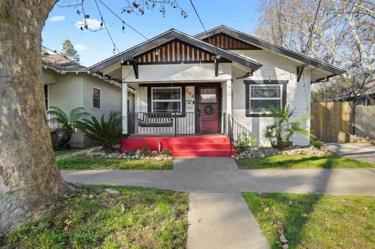 Single-family house For Sale in 304, 23rd Street, Sacramento, California