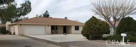 Single-family house For Sale in 8260, Windsor Avenue, Hesperia, California