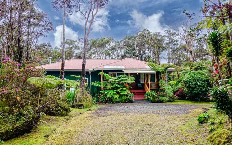 Single-family house For Sale in 11-3807, 9th Street, Volcano, Hawaii