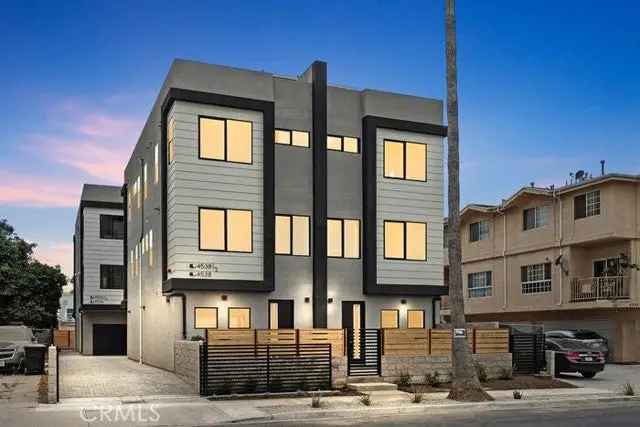 Multi-family house For Sale in 4536, West 18th Street, Los Angeles, California