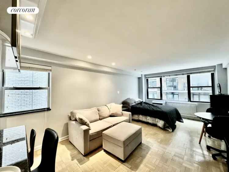 Midtown East Renovated Studio Apartment For Rent