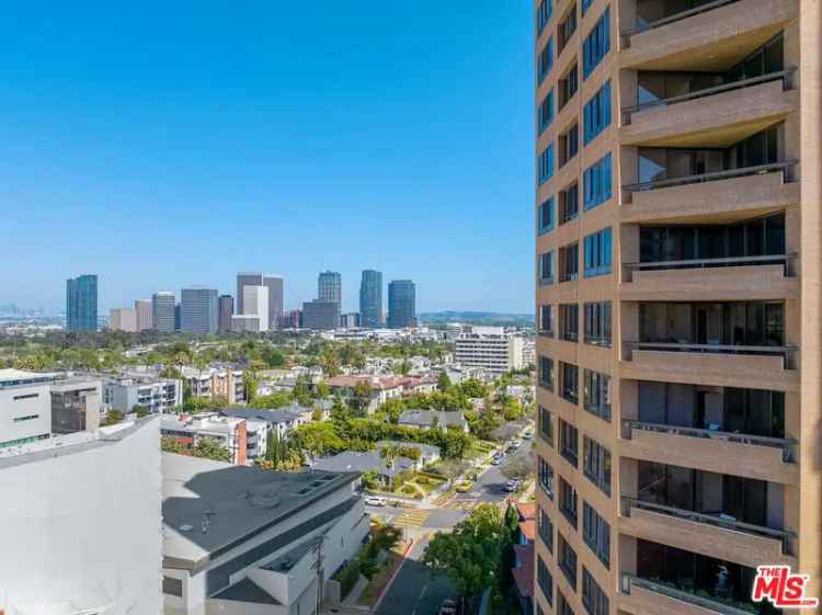 Condo For Sale in Los Angeles, California