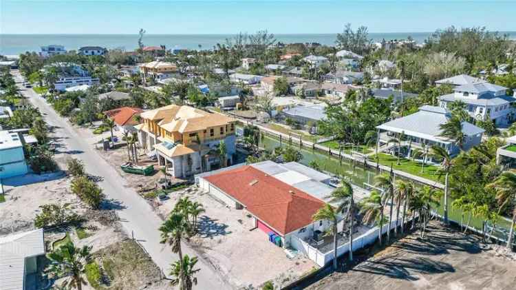 Single-family house For Sale in Longboat Key, Florida