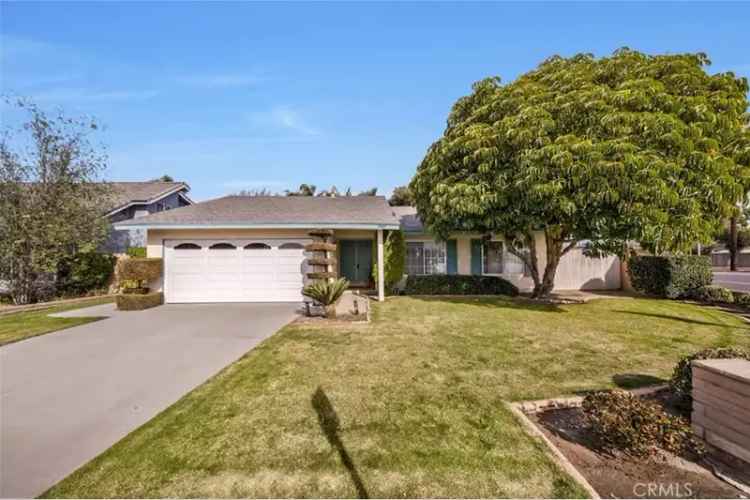 Single-family house For Sale in 9961, Constitution Drive, Huntington Beach, California