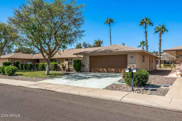 Single-family house For Sale in 12620, West Parkwood Drive, Sun City West, Arizona