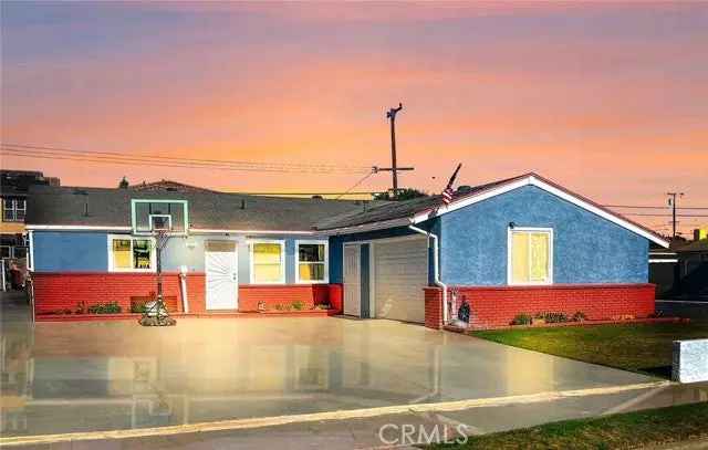 Single-family house For Sale in 6337, Belle Avenue, Buena Park, California