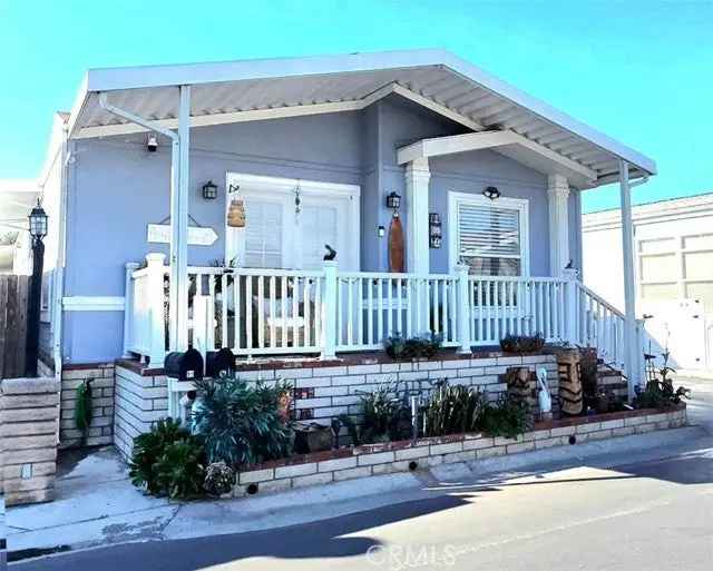 Single-family house For Sale in 21851, Newland Street, Huntington Beach, California