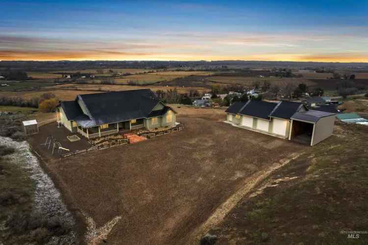 Single-family house For Sale in Emmett, Idaho