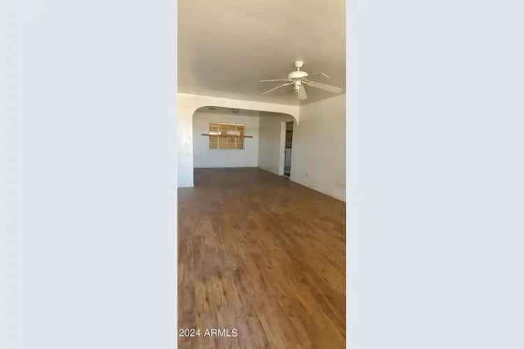 Single-family house For Sale in 11041, North 16th Avenue, Phoenix, Arizona