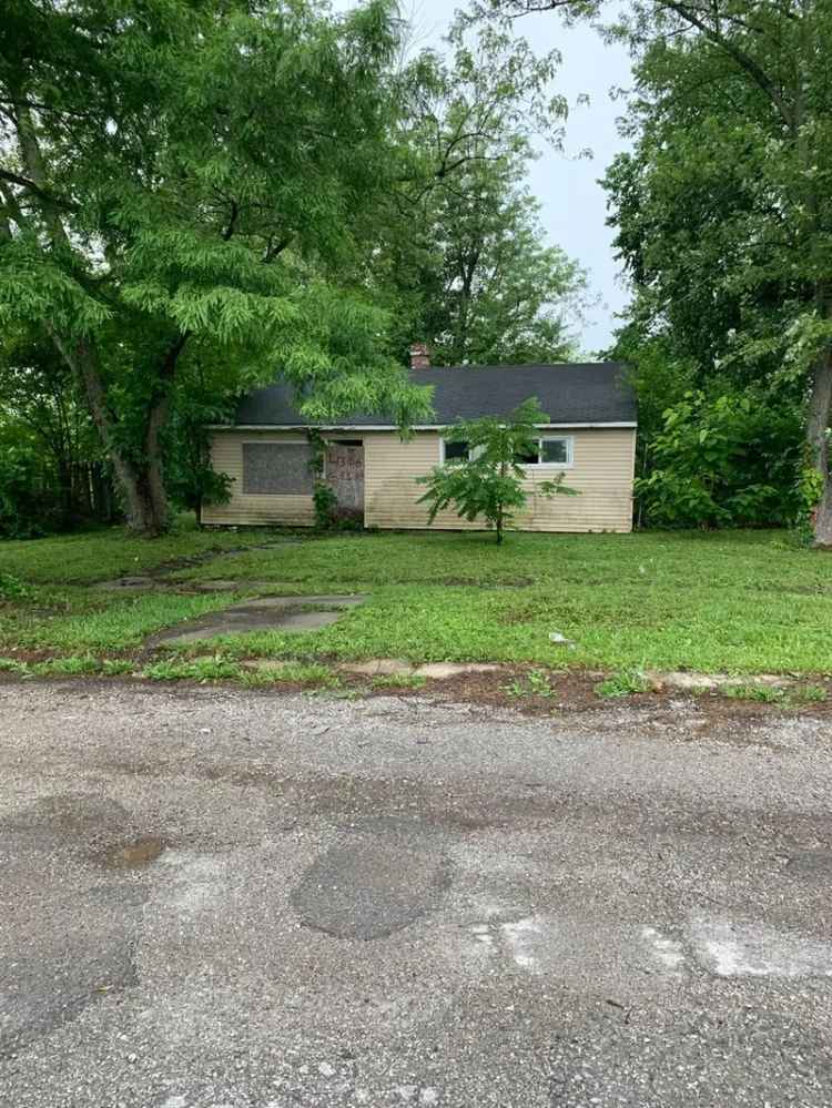 Single-family house For Sale in 4306, Louisiana Place, Gary, Indiana