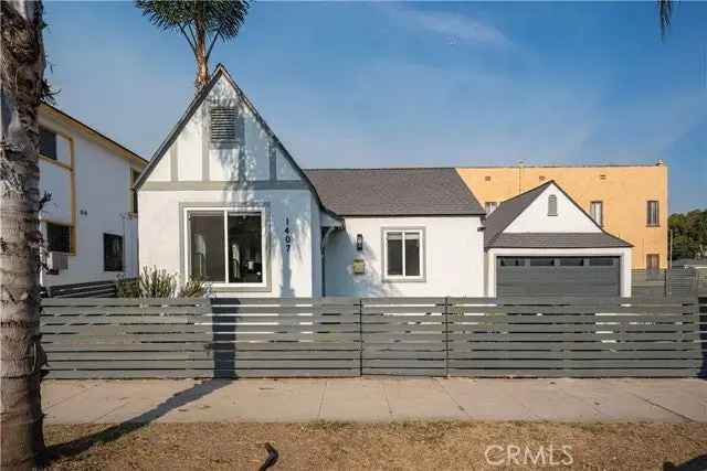 Single-family house For Sale in 1407, West 80th Street, Los Angeles, California