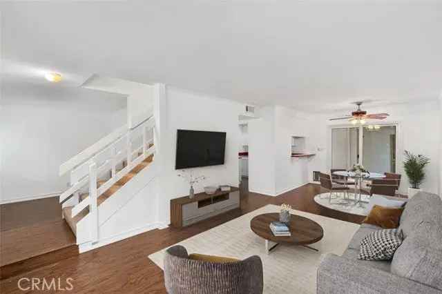 Condo For Sale in Los Angeles, California