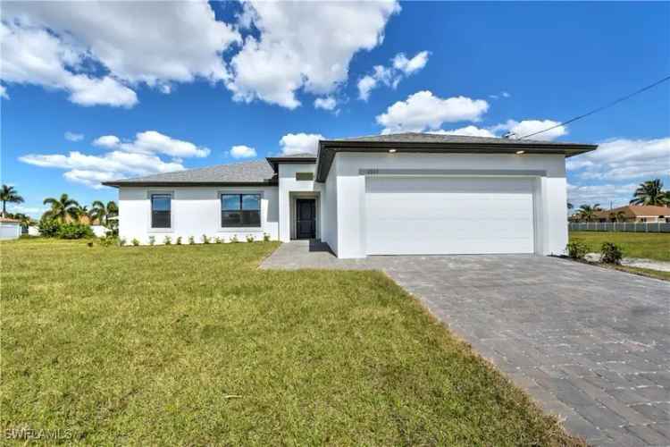 Single-family house For Sale in 3331, Northwest 5th Street, Cape Coral, Florida