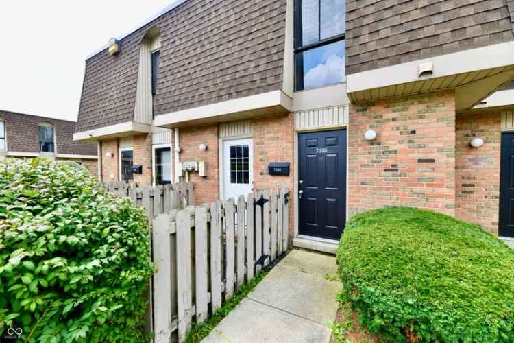 Condo For Sale in 7338, Country Brook Drive, Indianapolis, Indiana