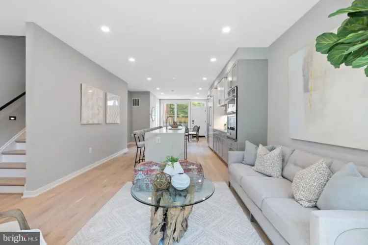 House For Sale in 406, D Street Southeast, Washington, District of Columbia