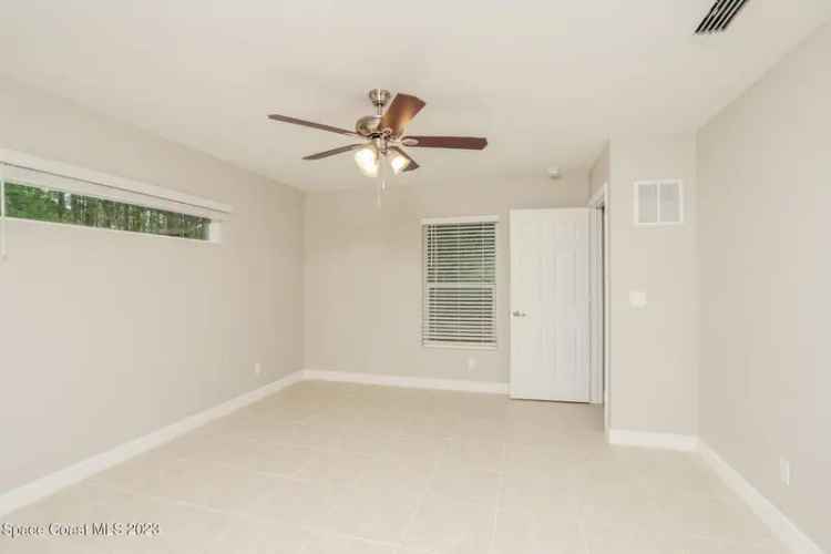 Single-family house For Sale in Palm Bay, Florida