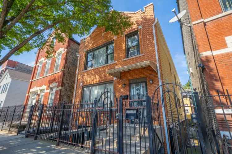 Multi-family house For Sale in 2310, West 21st Street, Chicago, Illinois