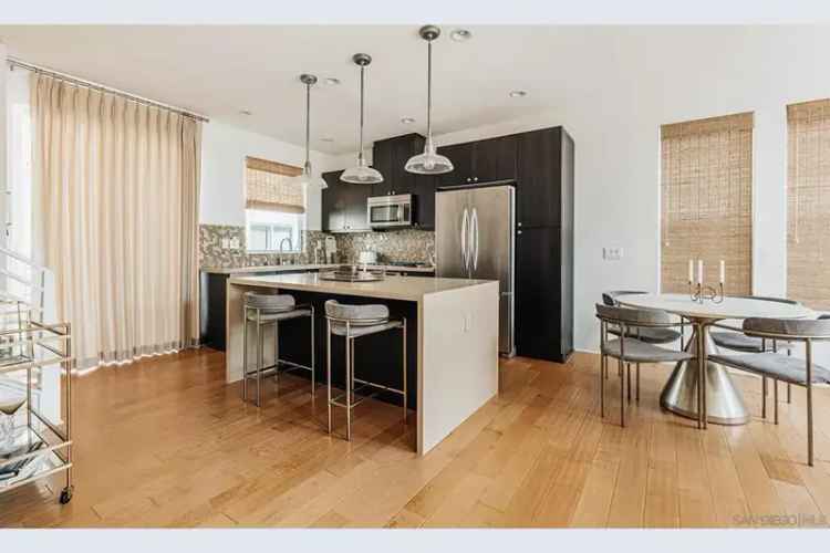 Condo For Sale in 7828, Civita Boulevard, San Diego, California