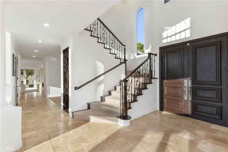 Single-family house For Sale in 28484, Via Mambrino, San Juan Capistrano, California