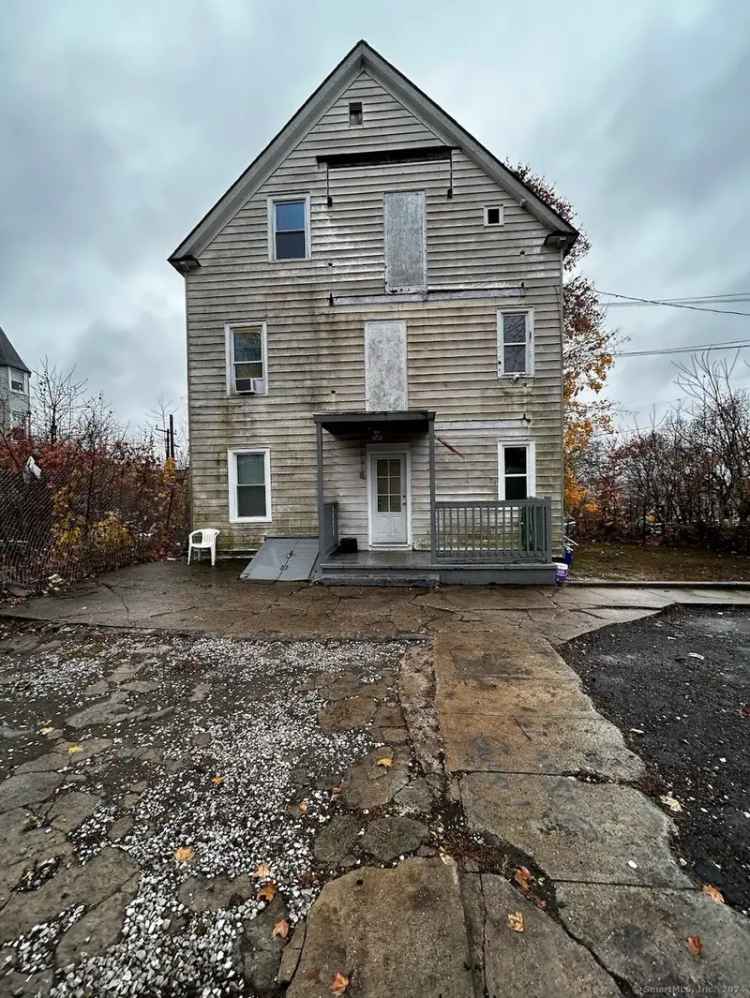 Multi-family house For Sale in 64, Dikeman Street, Waterbury, Connecticut