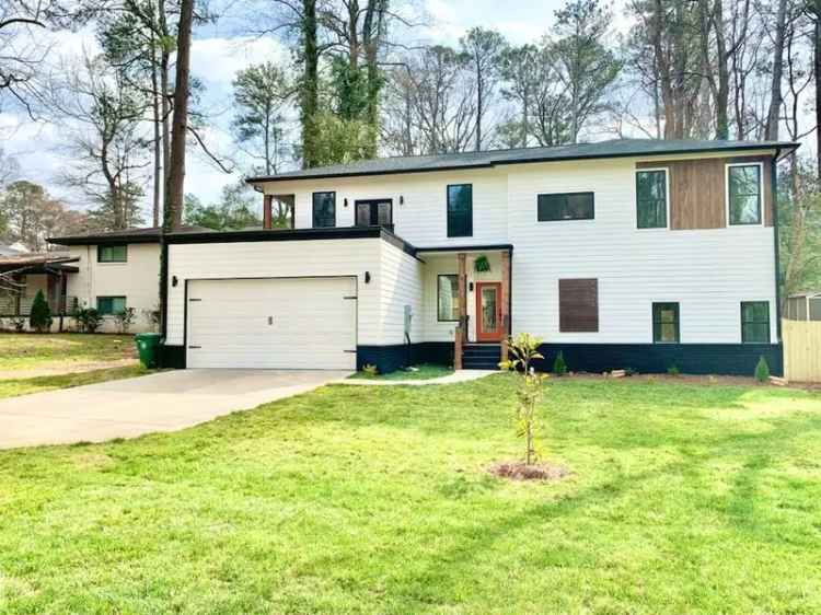 Single-family house For Sale in 2573, Midway Road, Decatur, Georgia