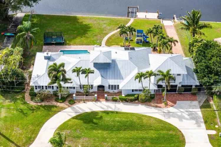 Single-family house For Sale in 3815, South Lake Drive, Boynton Beach, Florida