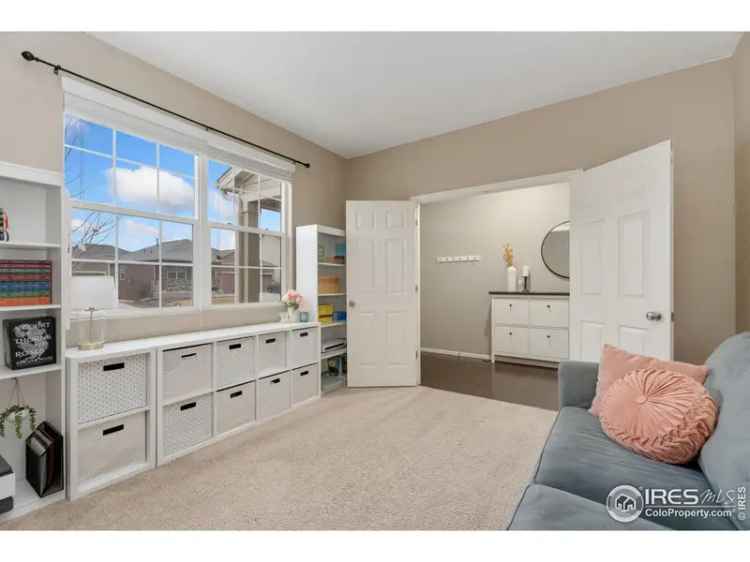 Single-family house For Sale in 920, Charlton Drive, Windsor, Colorado