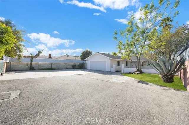 Single-family house For Sale in 8213, Ethel Avenue, Los Angeles, California