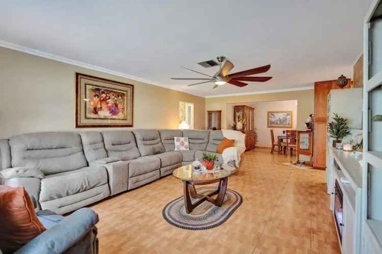 Single-family house For Sale in Boynton Beach, Florida