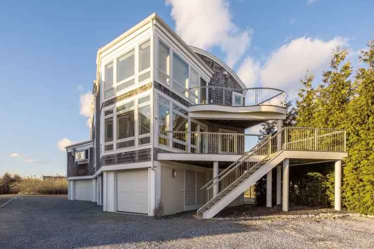 Single-family house For Sale in 1076, Fairfield Beach Road, Fairfield, Connecticut