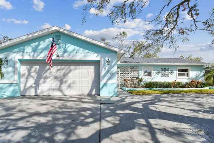 Single-family house For Sale in 360, 79th Street South, Saint Petersburg, Florida