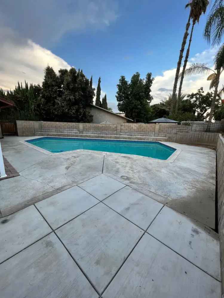 4 Bedroom 2 Bath Home with Private Pool