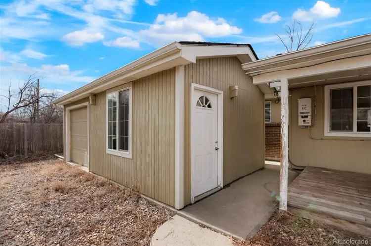 Single-family house For Sale in 638, South Troy Street, Aurora, Colorado